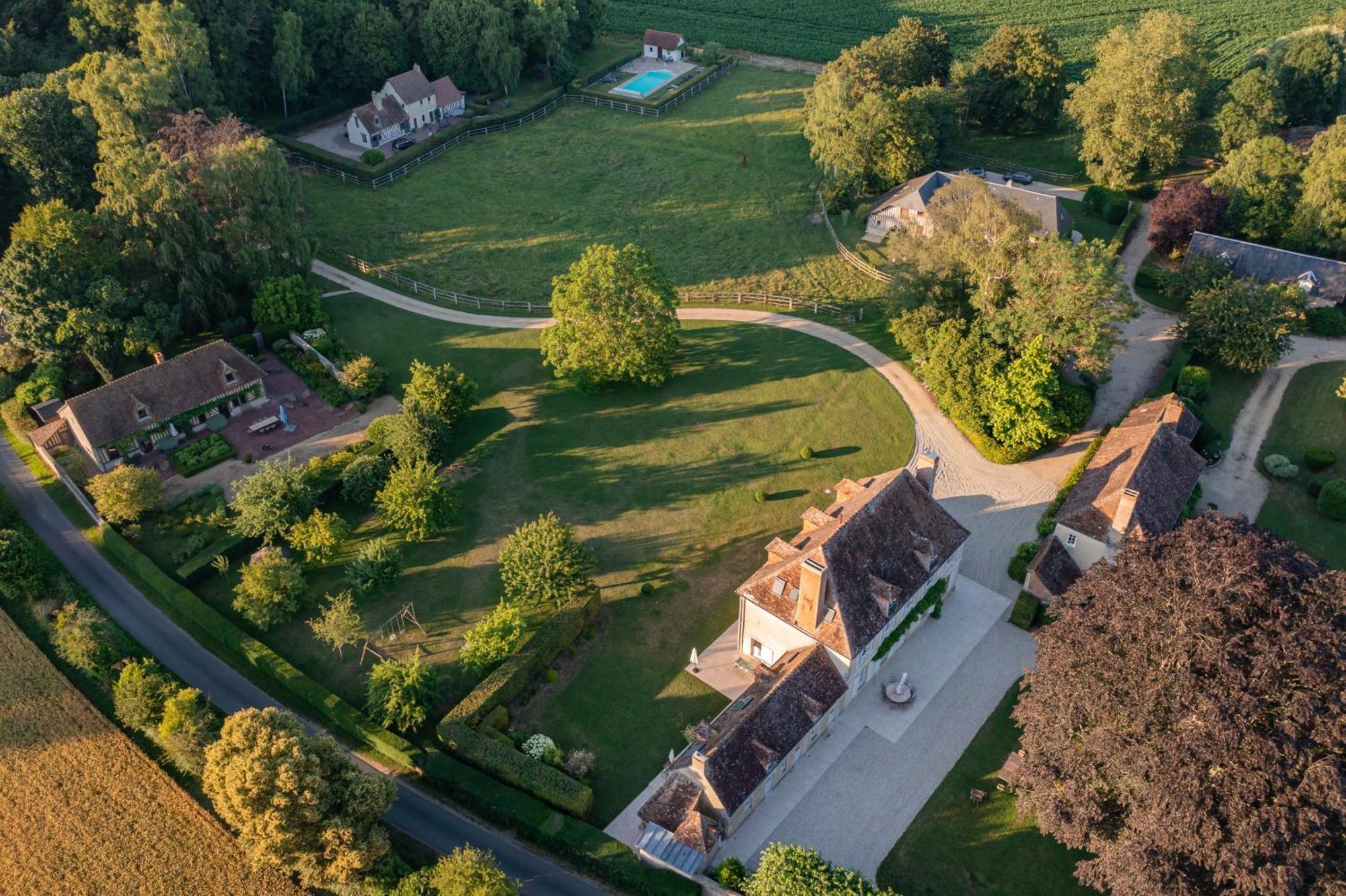 Charmante Chaumiere Romantique Bieville-en-Auge Exterior photo